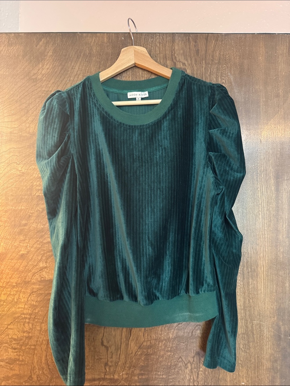 Moon River Forest Green Velvet Puff-Sleeve Top